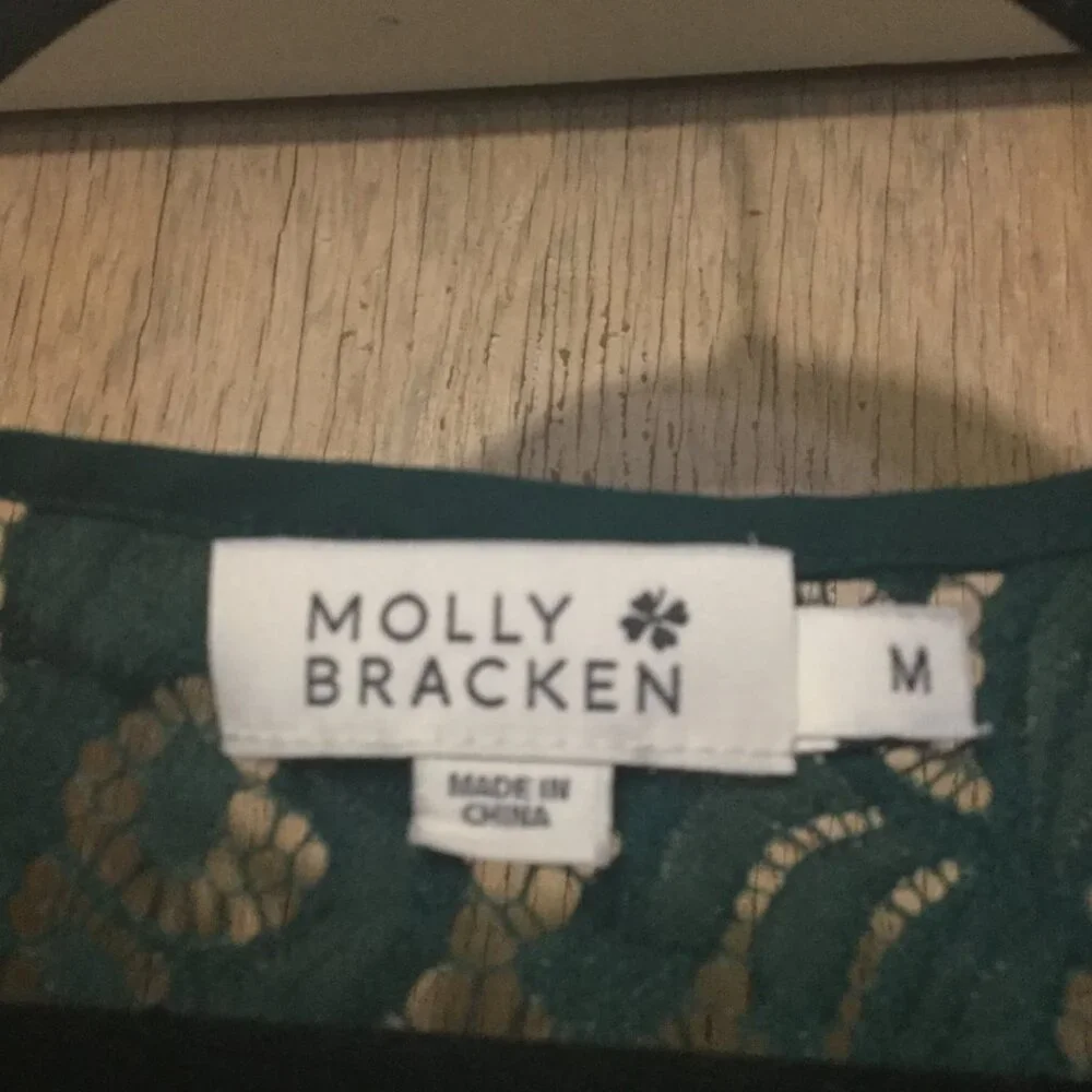 Molly Bracken size medium beautiful dark green has tie in the front at the neck - Picture 3 of 5